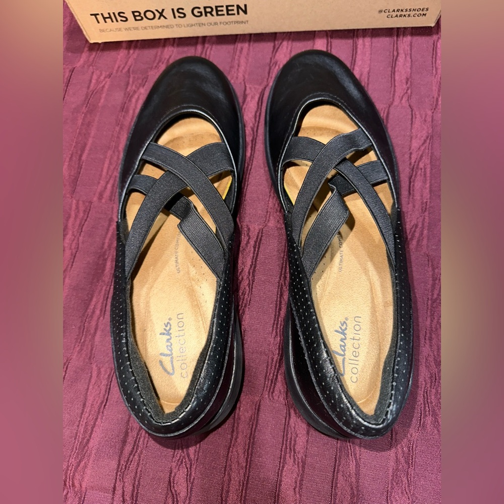 Clarks Women's Black Cross-Strap Flats